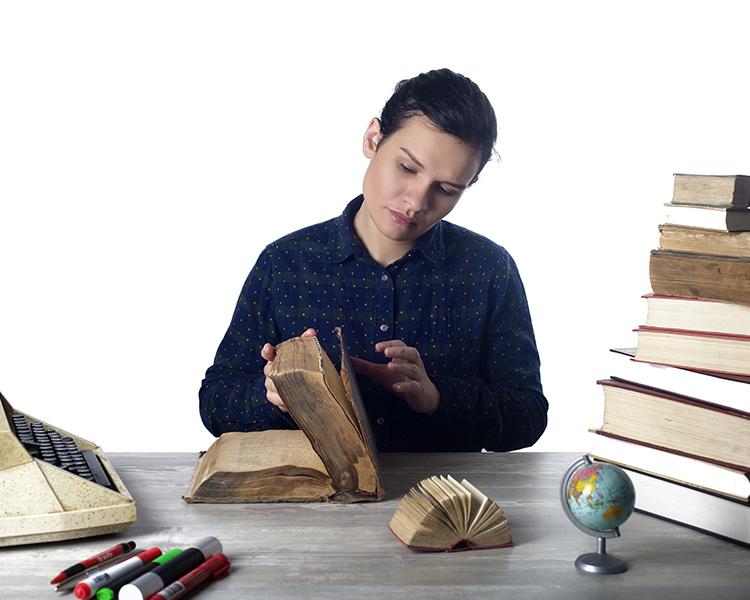 How to a Curator or Archivist ResumeNow